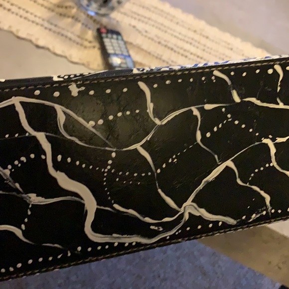 Hand painted one of a kind, vintage black purse - Picture 8 of 12